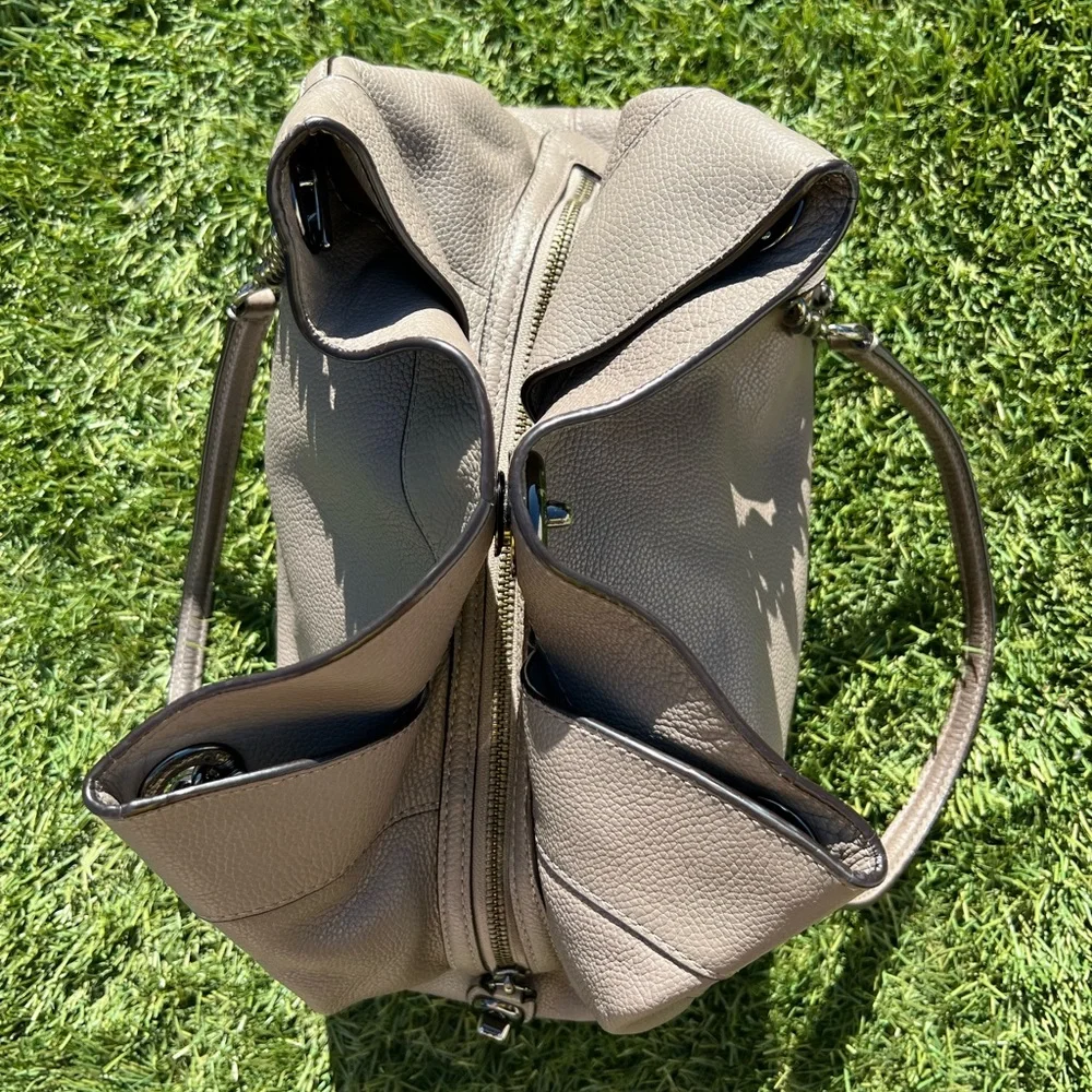 Coach Turnlock Edie Shoulder Bag - J1581-36855 - Picture 11 of 16